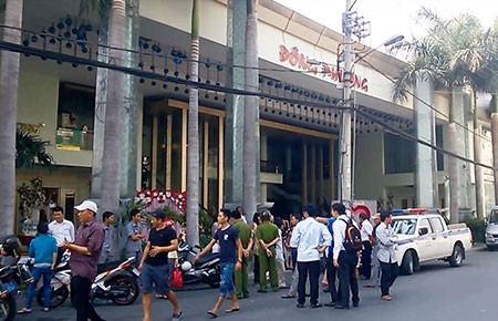 Bảo vệ nhà hàng đánh khách dự tiệc cưới