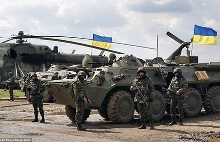 Quân đội Ukraine chuẩn bị càn quét Donetsk