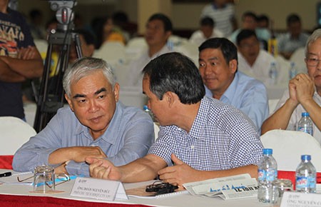 Kiếm tiền và tiêu tiền
