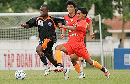 Nguyễn Rogerio: “V-League rất nghiệp dư!”