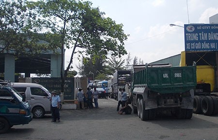 Rớt kiểm định, dọa “xử” đăng kiểm viên