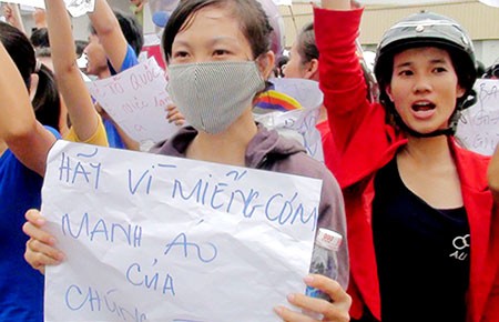 Từ vụ lợi dụng tuần hành để cướp phá, nghĩ về "món nợ" Luật Biểu tình