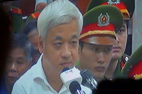 Nghĩ về dư luận “chạy án”