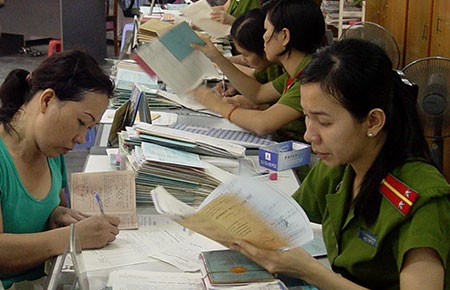 Nhập hộ khẩu: Diện tích ở 8-16 m2/người