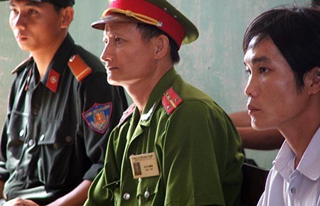 Bắt tài “gấu” - đối thủ băng Hai Chi