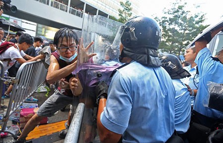 74 sinh viên Hong Kong bị bắt giữ