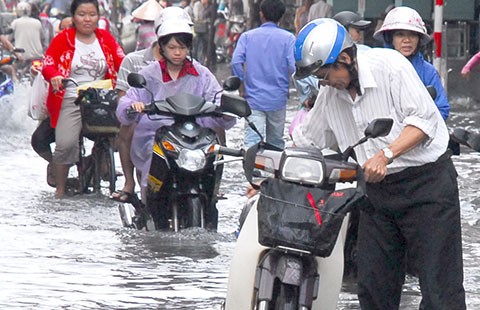 ‘Chống ngập kiểu này, biết ăn nói sao!’