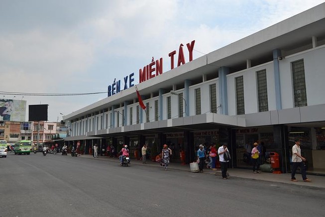 Một người đàn ông chết bất thường tại bến xe