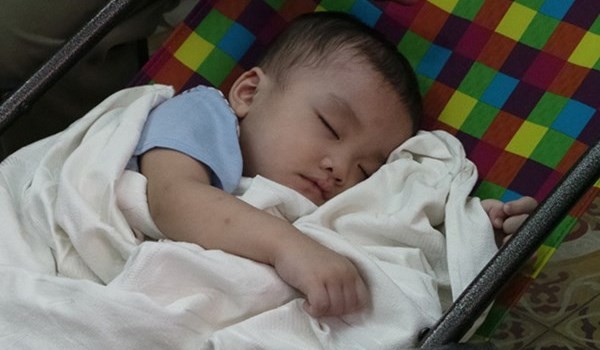 Mẹ cháu bé bị bỏ rơi khẳng định không nghiện và còn giấy tờ