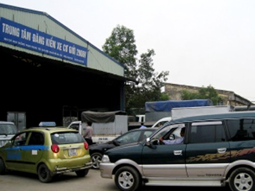 Đình chỉ ba đăng kiểm viên