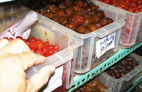Thực phẩm bắt mắt làm hại thân