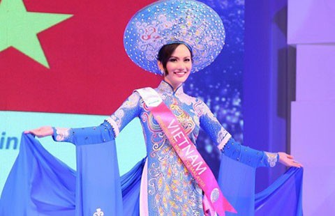‘Cởi trói’ cho người đẹp khỏi thi chui