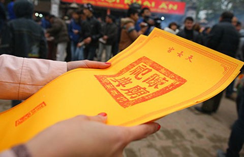 Ông Ba hưu đi làm cò… xin ấn
