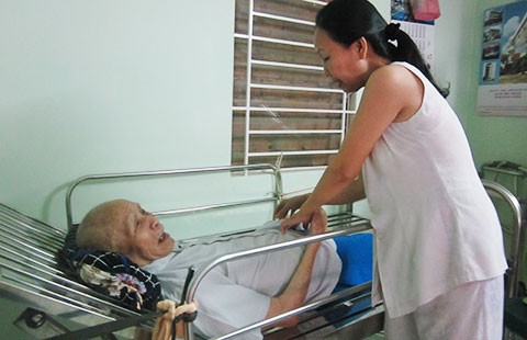 Người già mỏi mòn chờ tăng trợ cấp