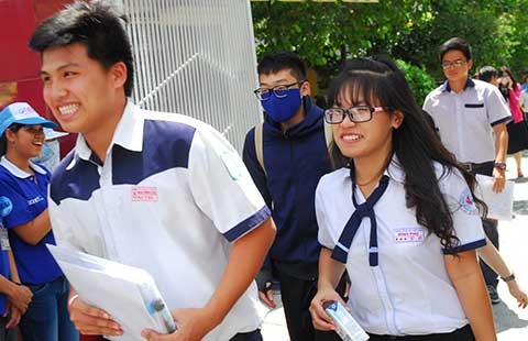 Điện thoại vẫn tràn vào phòng thi