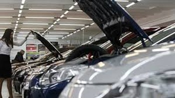 Sáu tháng, nhập khẩu gần 27.000 ô tô