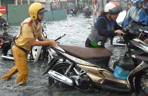 Chuyện về những anh CSGT tốt bụng