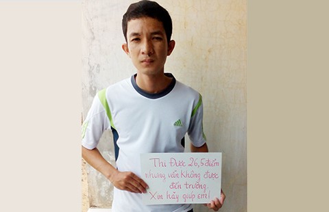 Ra đường trưng bảng xin được đi học