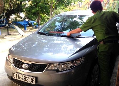 Khởi tố người hất CSGT lên nắp capô, kéo đi 300 m