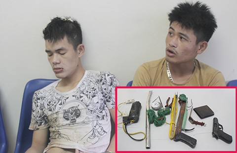 Mang súng đi trộm chó, hai ‘cẩu tặc’ bị bắt giữ