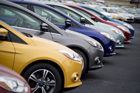 Mua sắm ô tô lập kỷ lục mới