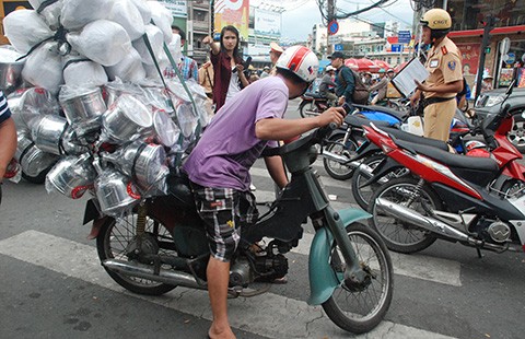 TP.HCM quyết dẹp xe máy ‘mù’