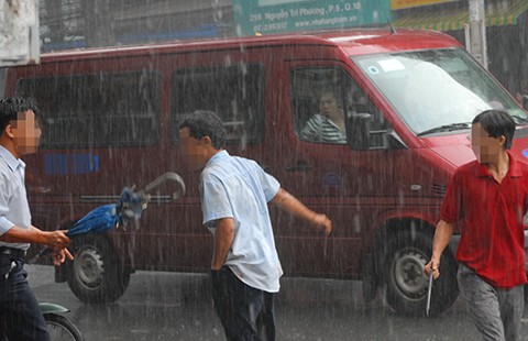 Đừng vì va quẹt xe mà thành án mạng