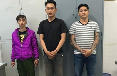 Giang hồ truy sát du khách trong quán bar