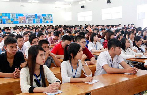 Kiến thức sinh viên cách xa thực tiễn