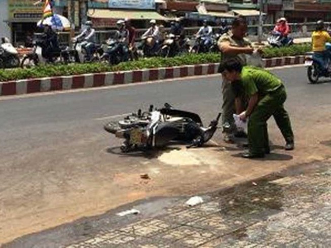 ‘Xin đừng vào hiện trường làm hỏng việc công an’