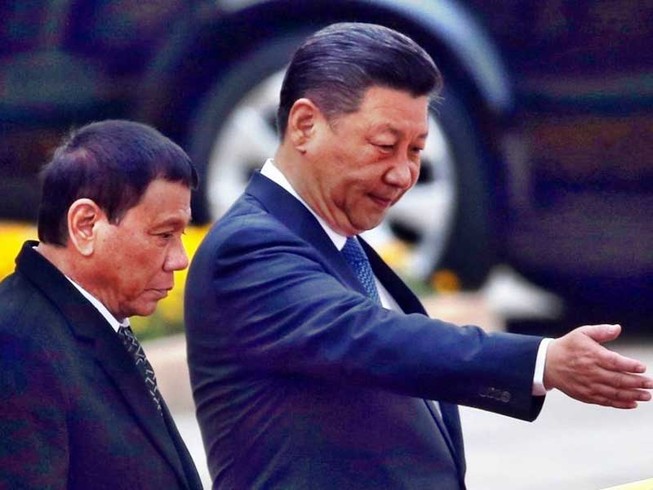 Duterte đến Nhật nêu vấn đề biển Đông