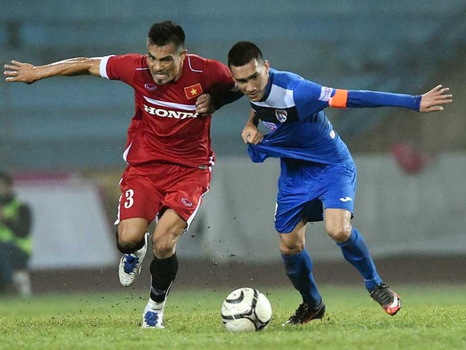Gánh nặng phòng ngự trước AFF Cup