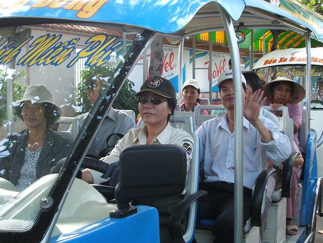 Xe buýt điện phải hạn chế tối đa ùn tắc giao thông