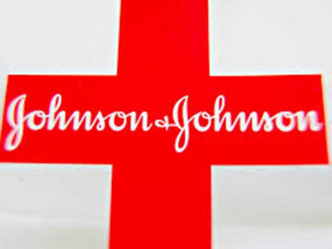 Johnson & Johnson bị kiện vì làm đàn ông ngực bự