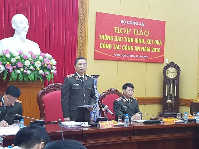 Sẽ ngăn cán bộ bỏ trốn ra nước ngoài