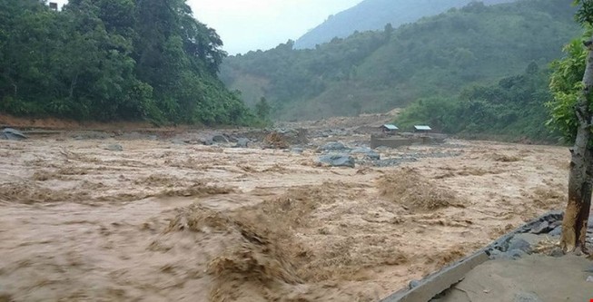 Bồi thường thiệt hại 4 tỉnh miền Trung trước tết
