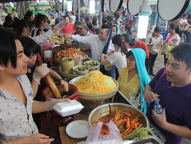 Du xuân chớ mạo hiểm cái bao tử!