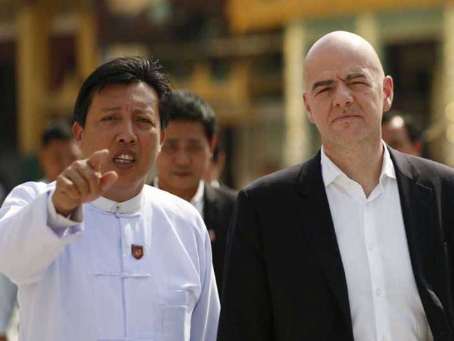 Chủ tịch FIFA thăm và ‘tặng quà’ cho bóng đá Myanmar