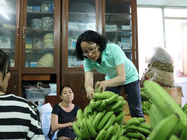 Sài Gòn giải cứu chuối giúp nông dân Đồng Nai