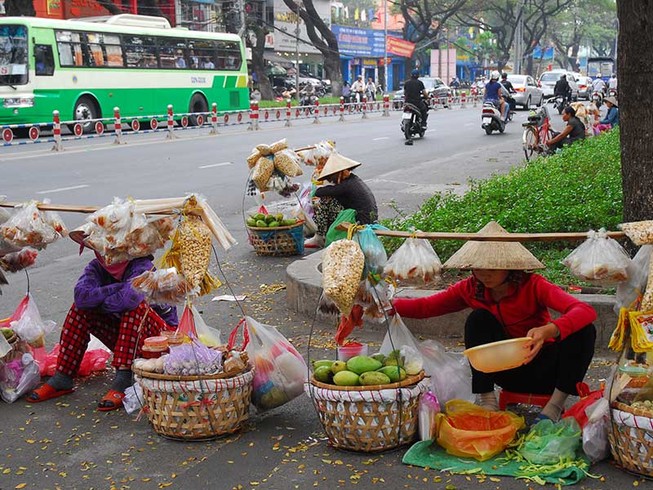 Sao người ta đổ về thành phố?