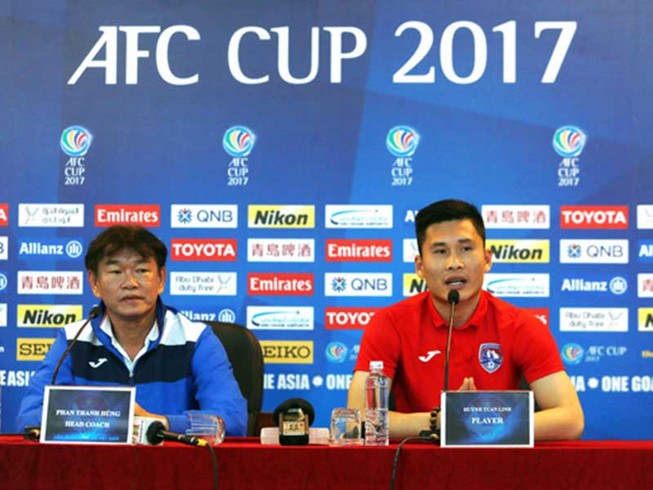 Ngán với vở diễn tồi 9 bàn thắng trên sân Mỹ Đình