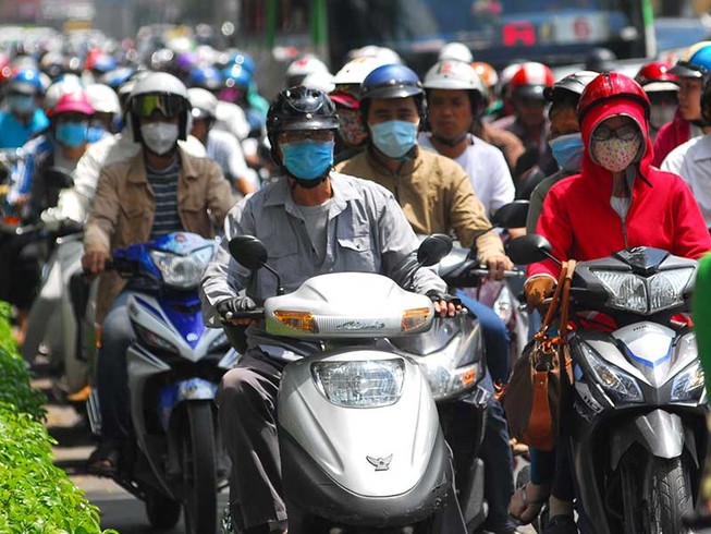 Cấm xe máy: Không phải muốn là được
