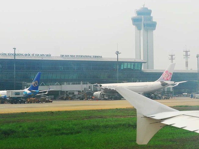 ‘Nên mở rộng Tân Sơn Nhất về hướng Nam’