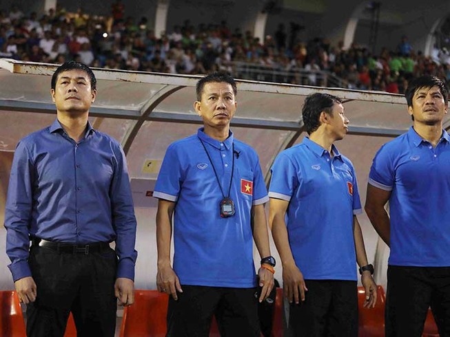HLV Hữu Thắng mất hai phó tướng giỏi