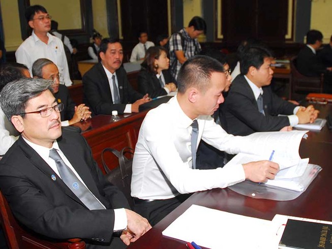 Cấm luật sư nói bậy là trùng lặp, chồng chéo