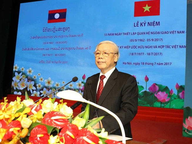 ‘Hai dân tộc Việt Nam và Lào luôn kề vai sát cánh’