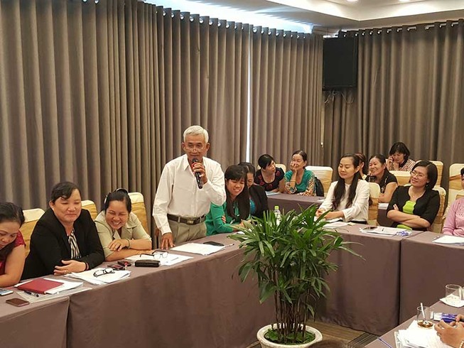 Bạo hành gia đình: Vợ chồng gây lộn báo công an làm chi