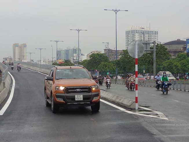 Thông xe nhánh cầu Nguyễn Tri Phương - Võ Văn Kiệt