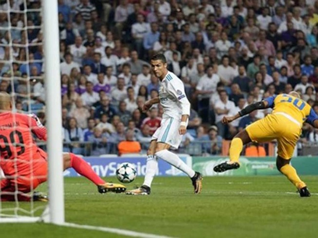 Champions League: Ronaldo lại lập kỷ lục