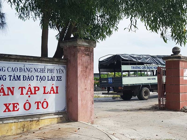 Không học, không thi vẫn có bằng lái ô tô